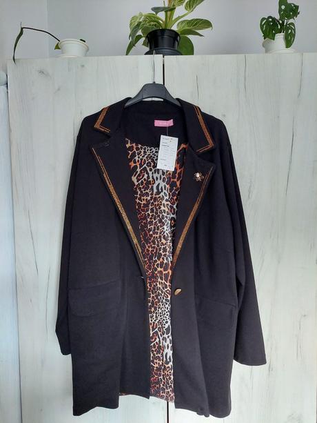 Sako s včielkou, 44