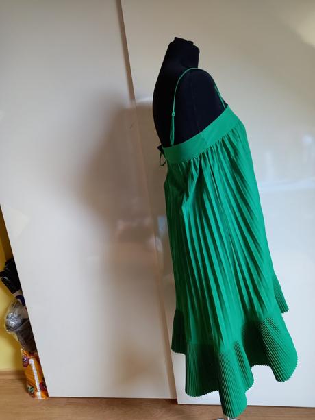 Asos šaty zelene, 38