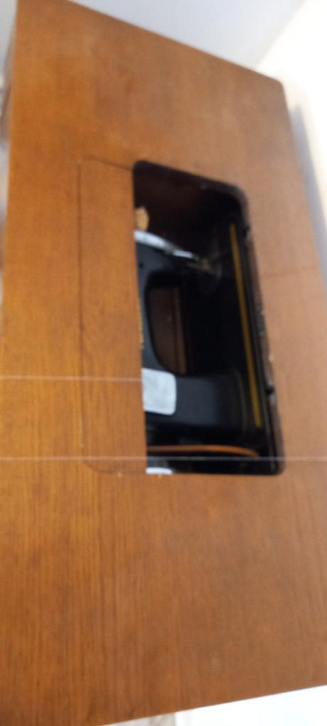 Starozitny stolik minerva, 