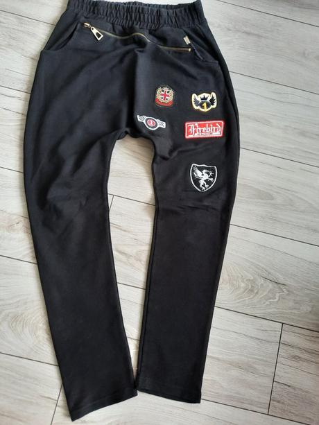 Štýlové pudlove gate, s