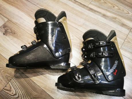 Lyžiarky, v. 40, 40