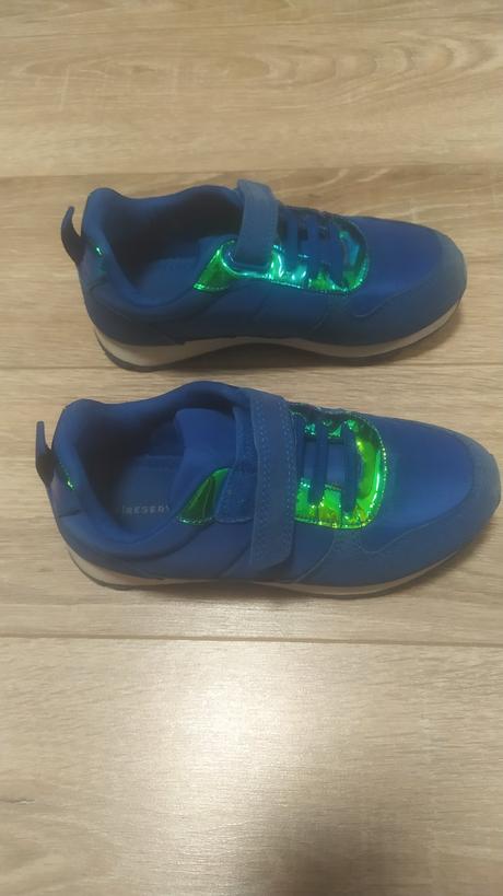 Tenisky, reserved,32