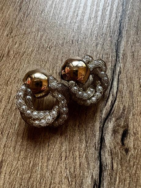 Nášnice s perličkami,