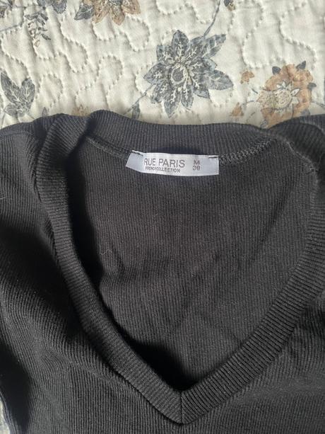 Elegantné obtiahnuté šaty, m