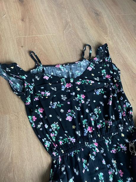 Kvetovaný letný overal, s