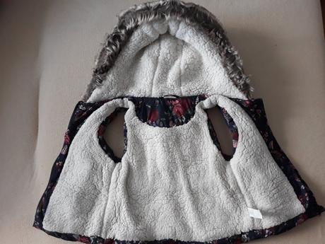 Vesta zimna s kapucnou, f&f,110