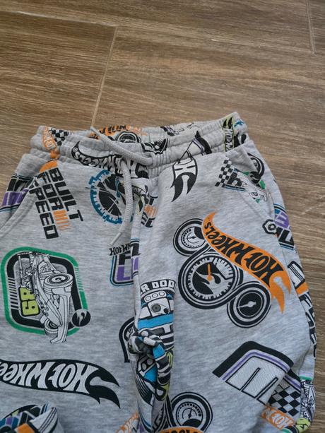 Tepláky hot wheels č.122, 122