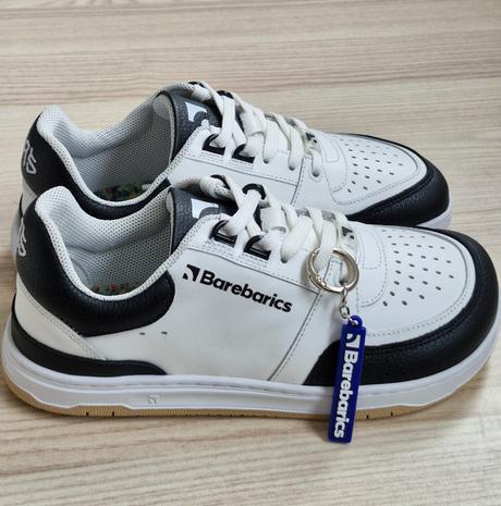 Wave - white & black 37 x357, be lenka,37