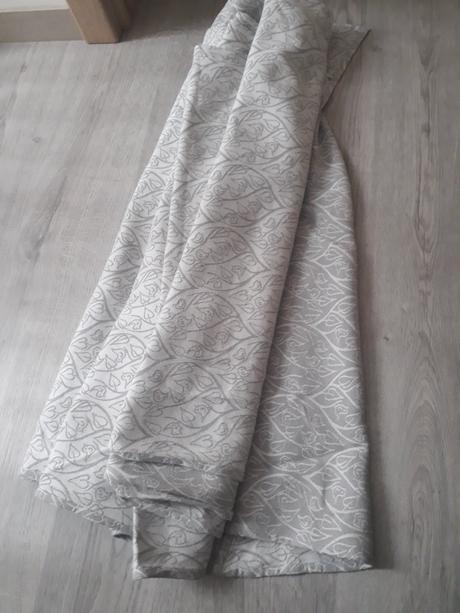 Baby šatka loktu she, loktu she