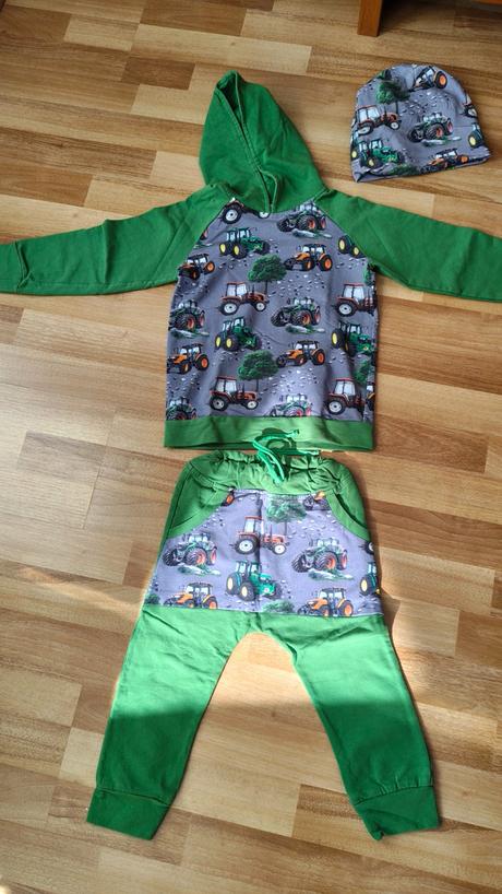 Súprava s čiapkou ( pre chlapca), 98