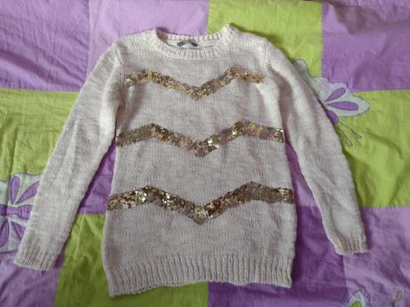 Béžový pulóvrik s glitrami, 134