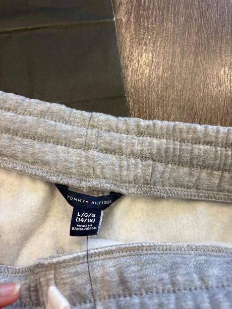 Tommy hilfiger nove kratasy na 14-16 rokov, tommy hilfiger,164