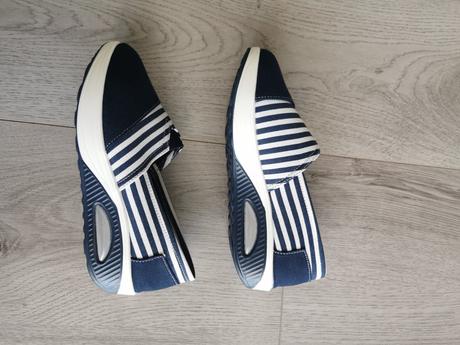 Bielomodre tenisky, 36