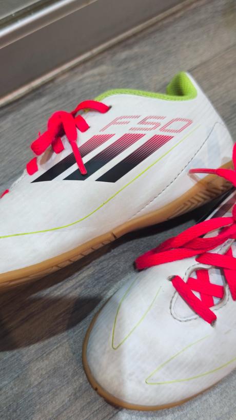 Halové topanky, adidas,32