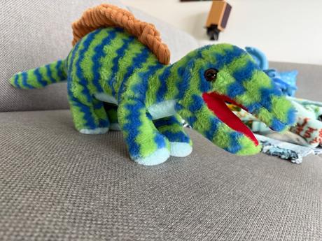 Plyšový dinosaurus,