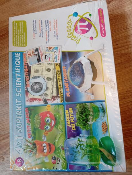 Nová zafóliovaná štvorhra 4v1,