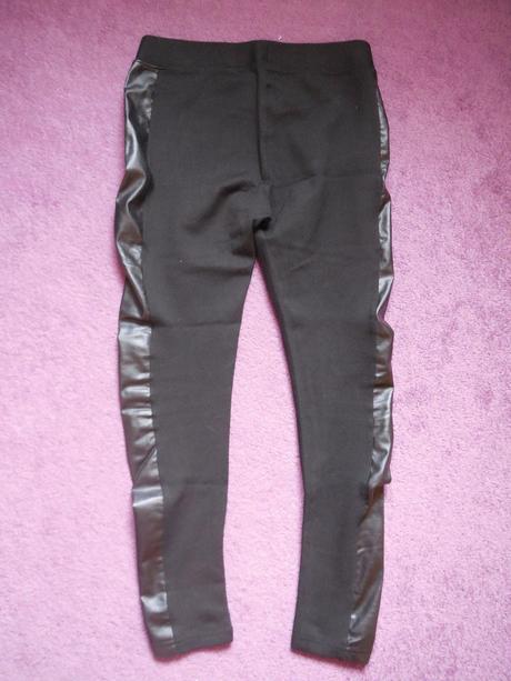 Leginy s kozenkovym pasikom, l