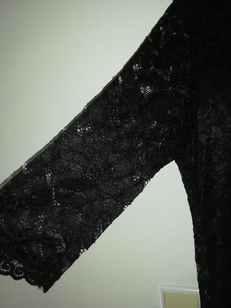 Čipkované saty, 44