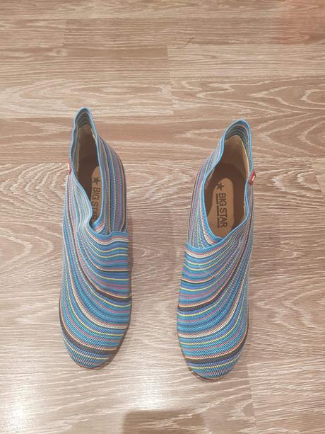 Topánky na opätku, 37