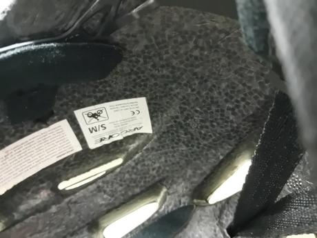 Cyklistická prilba pre chlapca(s/m)-pirát. vlajka, m