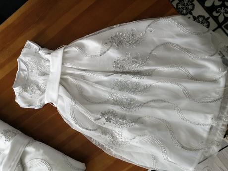 Perina ku krstu plu šaty luxusna, 