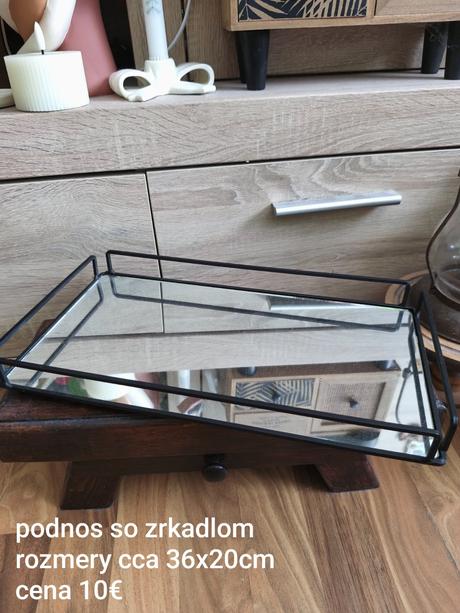 Podnos so zrkadlom, 