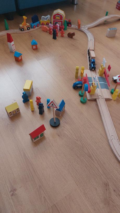 Maxi drevená vláčiková dráha s príslušenstvom,