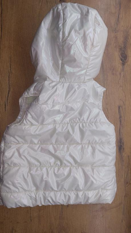 Vestička, reserved,98