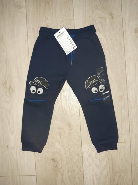 Rifle/nohavice/teplaky, 86