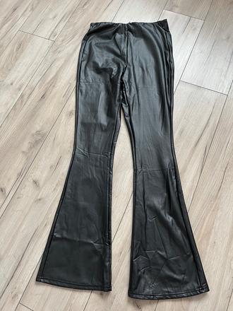 Koženkové flare legíny, m