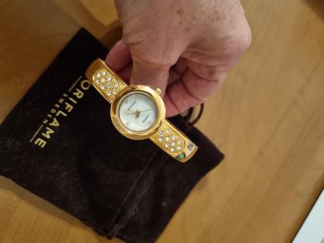 Pozlatene hodinky-naramok, oriflame