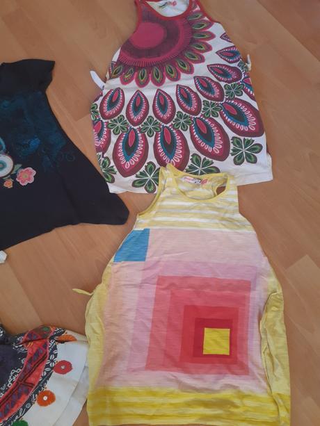 Malo nosene tricka 122/128, desigual,122