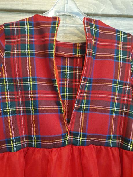 Slávnostné šaty, 134