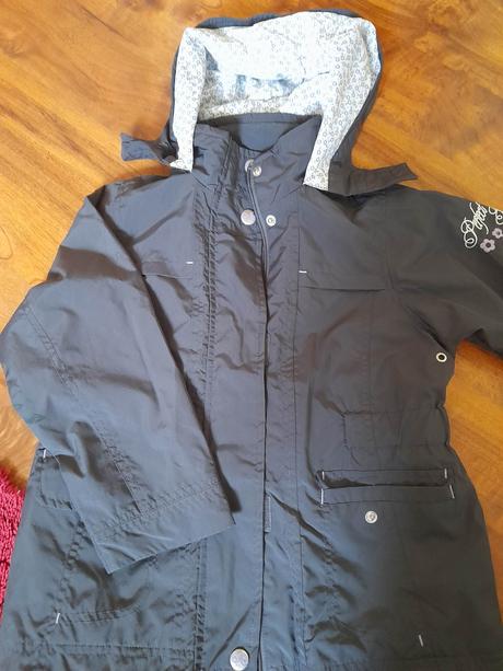 Ľahká tenká vetrovka, c&a,128