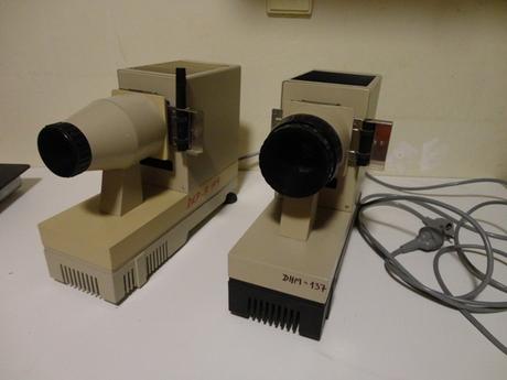 Premietačka na diapozitívy - 2 druhy, 