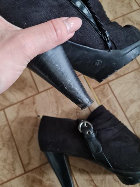 Kotnikove topanky, 39