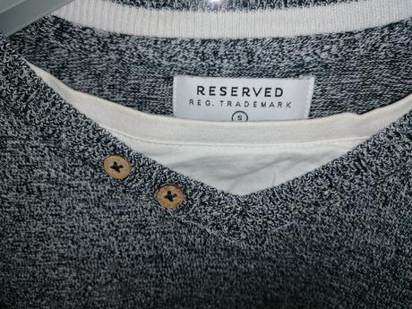 Sveter, reserved,s