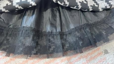 Elegantné šatky, 98