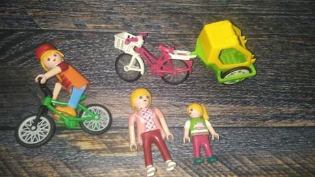 Playmobil rodina na bicykloch,