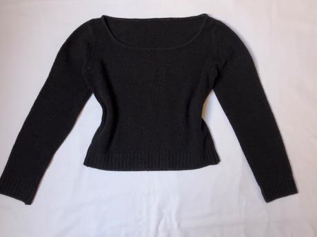 Dámsky čierny svetrík, s