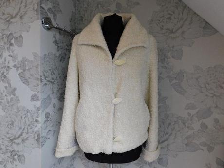 Pekny kratky kabatik, 40