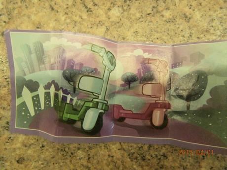 Kinder joy zeleno modrá kolobežka ff535e,