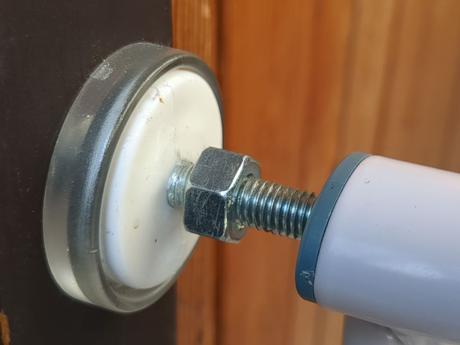 Detská kovová bezpečnostná zábrana na dvere,schody, safety 1st