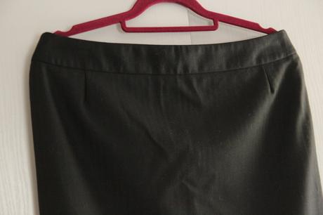 Elegantná čierna sukňa m, m