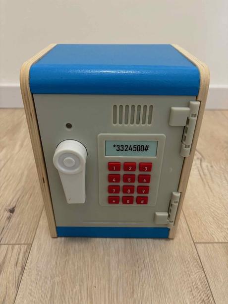 Playtive dreveny trezor s 2 zlatymi tehlickami,