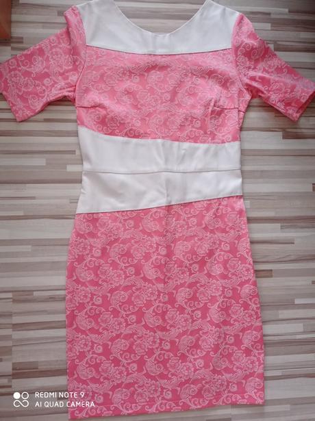 Krátke šaty s krátkym rukávom, m