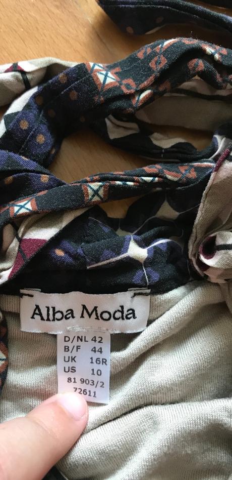 Dámske šaty s dlhým rukávom, 42