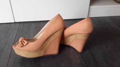 Topanky na platforme, 39