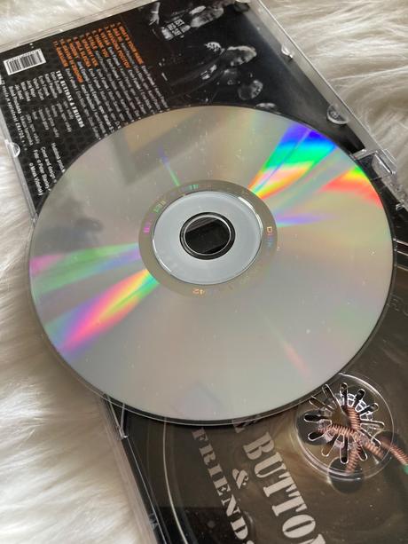 Cd the buttons and friends,