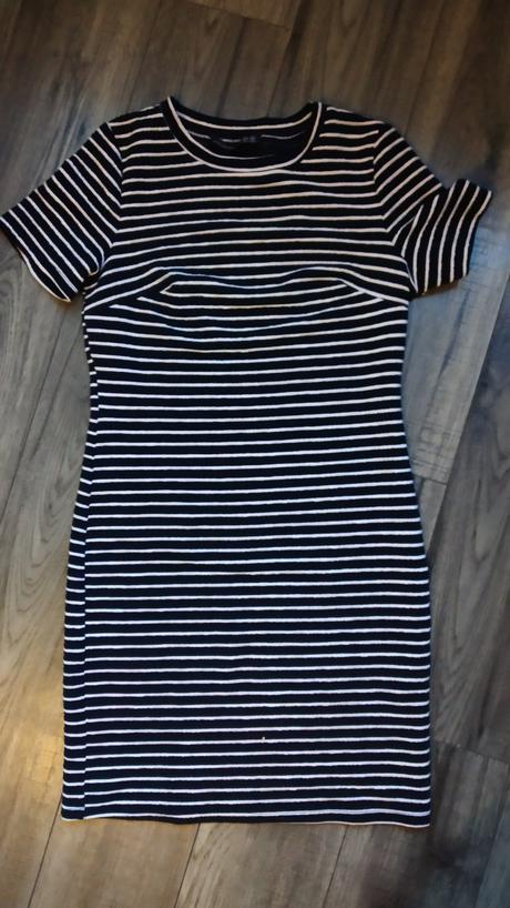 Pásikavé šaty, atmosphere,38